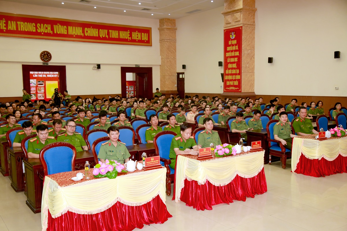 Đông đảo CBCS trong Công an tỉnh hưởng ứng Lễ phát động 