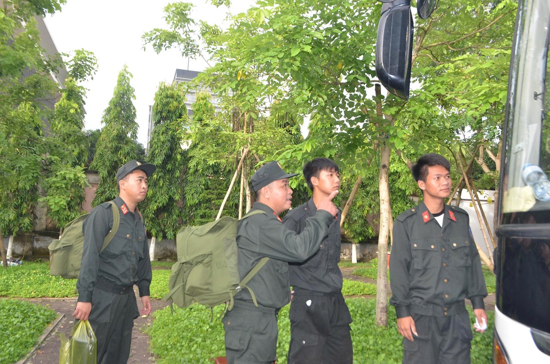 Cán bộ, chiến sĩ sẵn sàng lên đường với tinh thần “Lúc dân cần, lúc dân khó - có Công an”