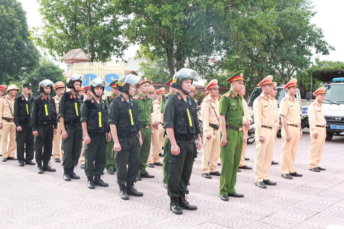 Cảnh sát Giao thông phối hợp với các lực lượng thực hiện đợt ra quân cao điểm 
