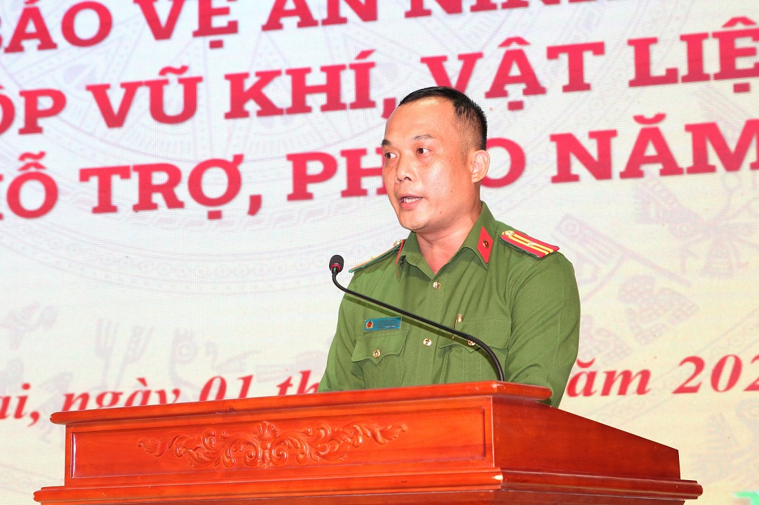 Thiếu tá Đậu Đức Thái, Trưởng Công an phường Tân Mai phát động Ngày hội toàn dân giao nộp VK, VLN, CCHT và pháo năm 2025