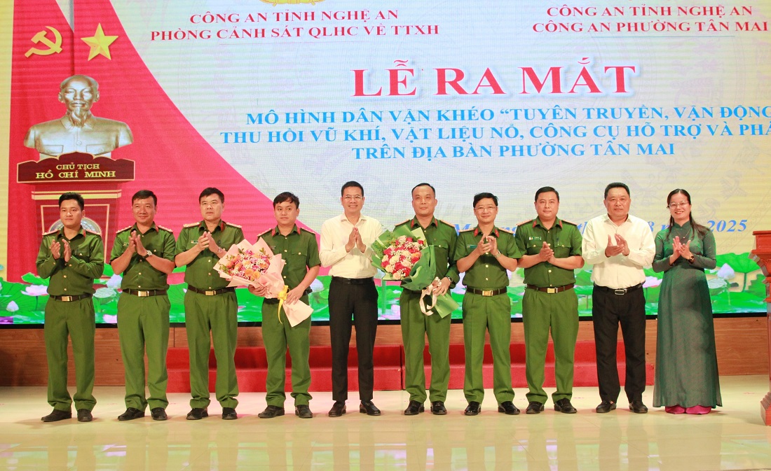 Ra mắt mô hình dân vận khéo “Tuyên truyền, vận động thu hồi VK, VLN, CCHT và pháo” trên địa bàn phường Tân Mai