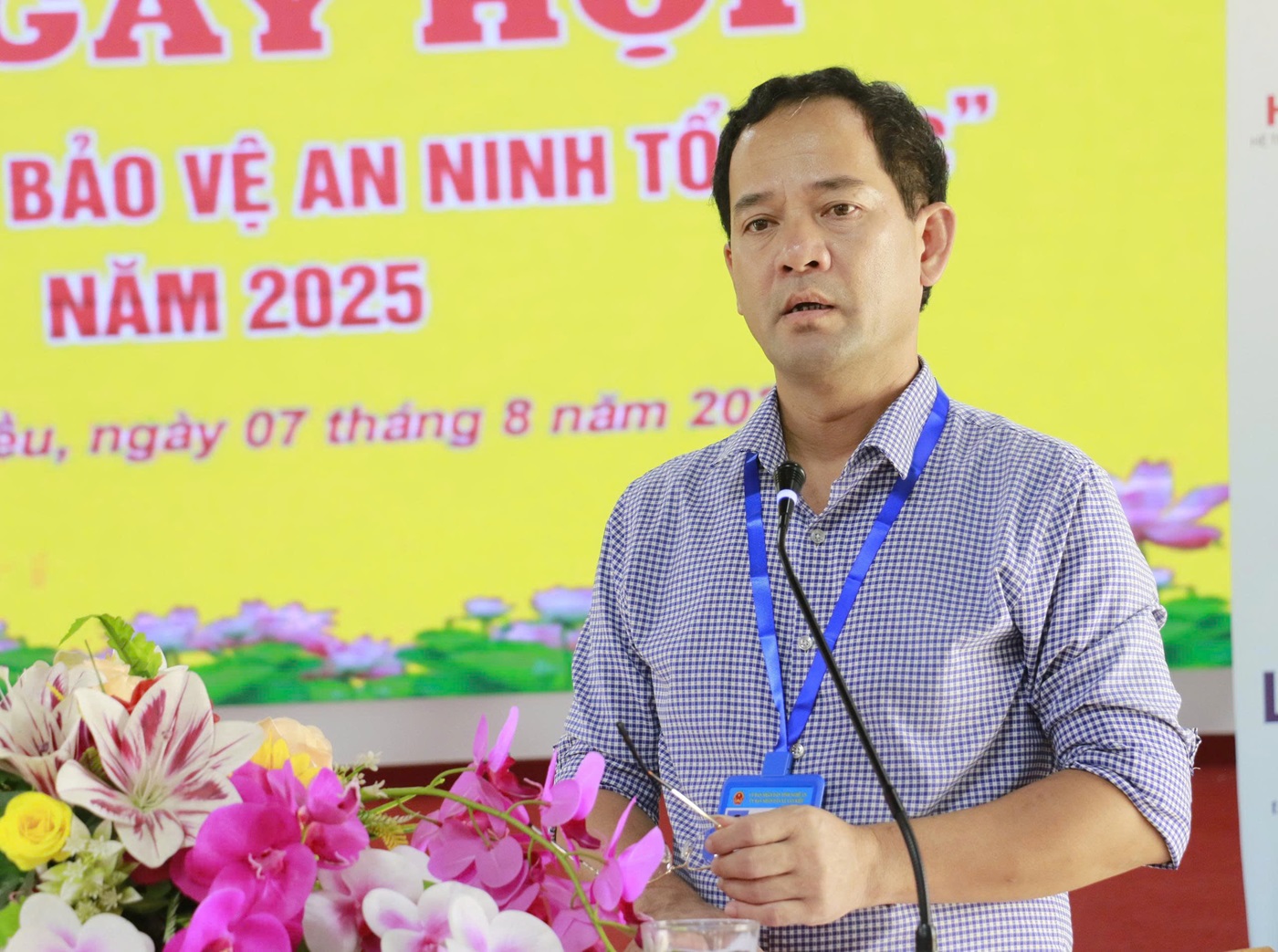 Đại diện chính quyền xã Văn Kiều phát biểu tại Ngày hội