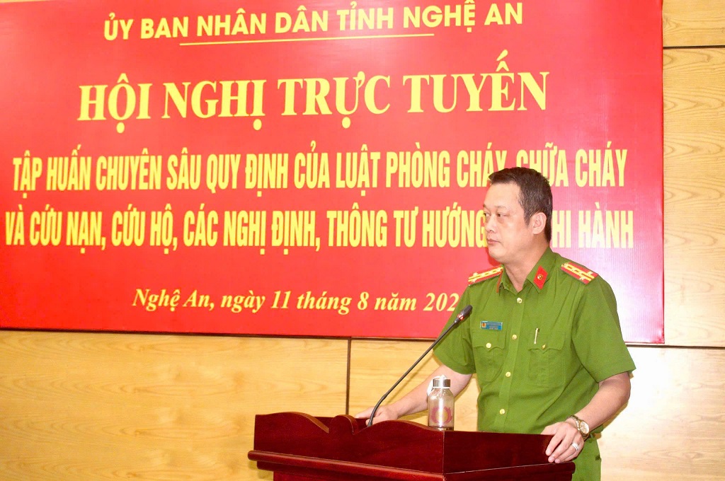 Đồng chí Đại tá Nguyễn Đức Cường – Phó Giám đốc Công an tỉnh phát biểu bế mạc Hội nghị