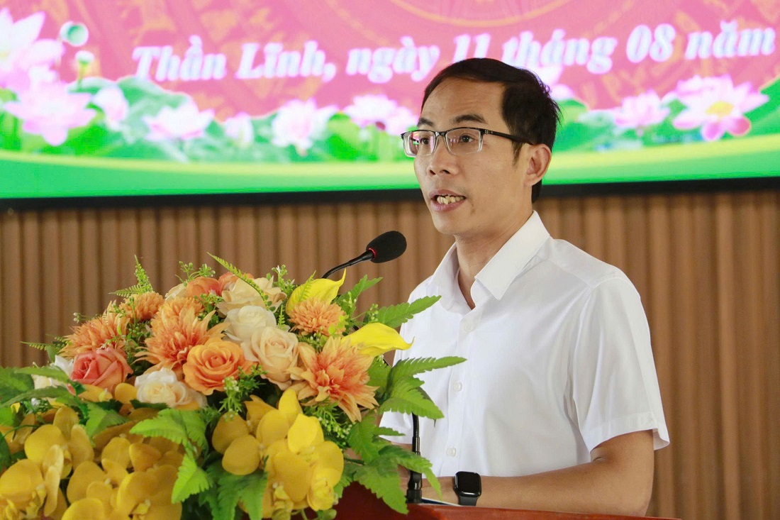 Đại diện chính quyền xã Thần Lĩnh phát biểu tại Ngày hội