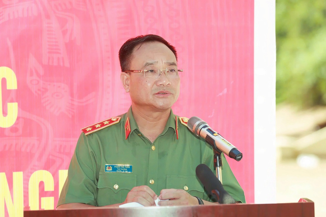 Đồng chí Thượng tướng Phạm Thế Tùng, Ủy viên Ban Thường vụ Đảng ủy Công an Trung ương, Thứ trưởng Bộ Công an phát biểu tại Lễ ra quân