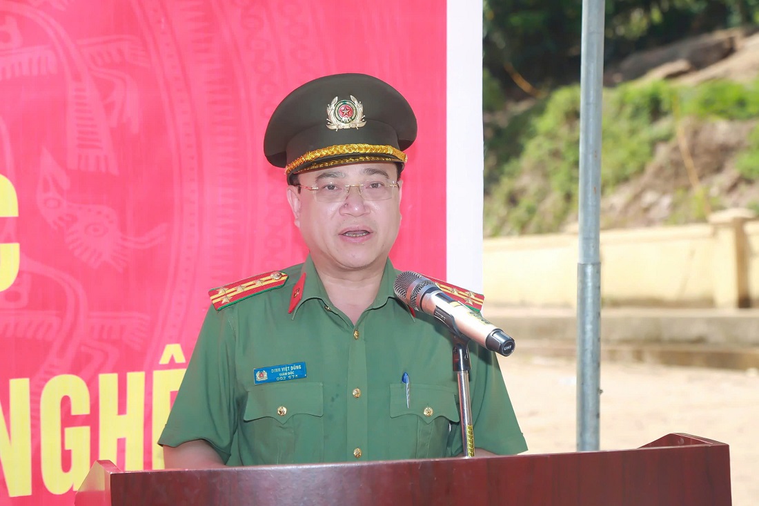 Đồng chí Đại tá Đinh Việt Dũng, Ủy viên Ban Thường vụ Tỉnh ủy, Bí thư Đảng ủy, Giám đốc Công an tỉnh