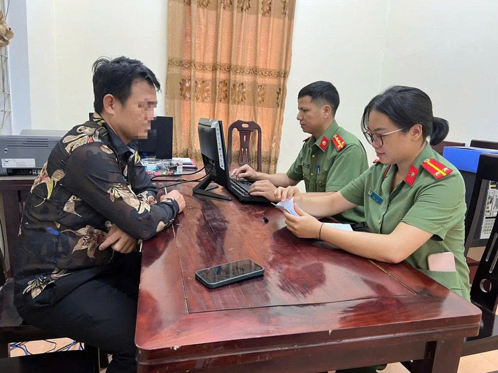 Đối tượng L.V. Ph. tại cơ quan Công an