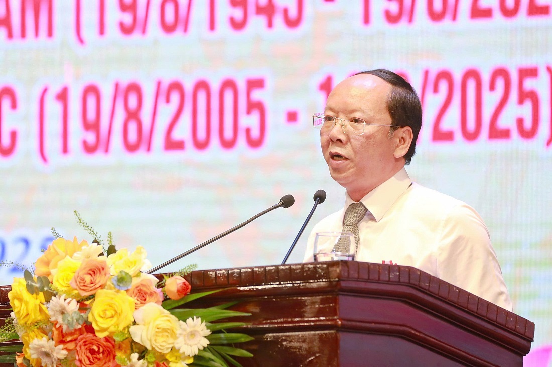 Đồng chí Bùi Thanh An, Ủy viên Ban Thường vụ Tỉnh ủy, Phó Chủ tịch Thường trực UBND tỉnh ôn lại 80 năm xây dựng, chiến đấu và trưởng thành của lực lượng CAND Việt Nam nói chung và Công an Nghệ An nói riêng