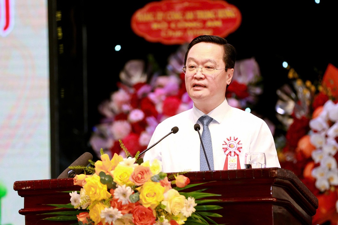 Đồng chí Nguyễn Đức Trung, Bí thư Tỉnh ủy phát biểu tại buổi lễ