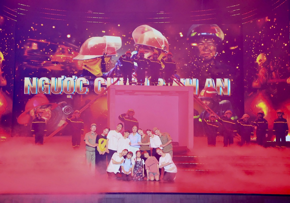 Một số tiết mục nghệ thuật chào mừng Lễ trao Giải báo chí toàn quốc về chủ đề “Vì ANTQ và bình yên cuộc sống” giai đoạn 2023 – 2025