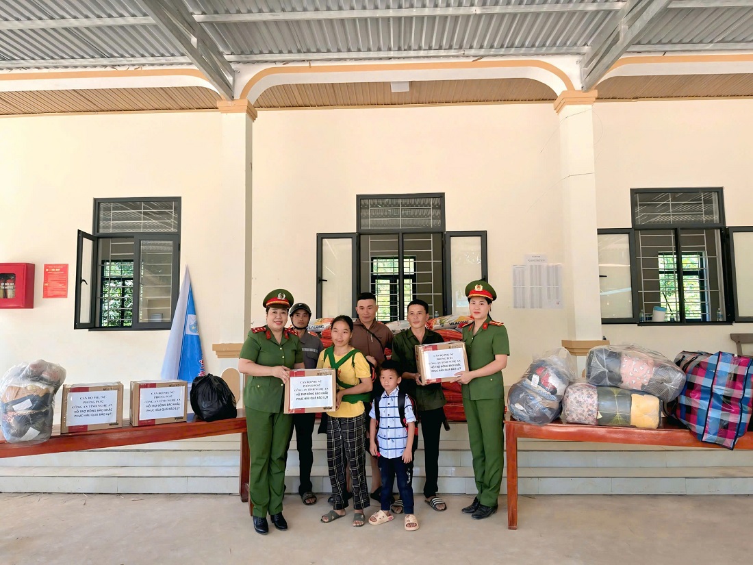 Một số hình ảnh thiện nguyện của Phòng Cảnh sát hình sự tại xã Nhôn Mai và xã Mường Chọng