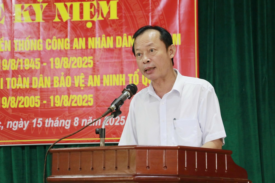 Đồng chí Nguyễn Tiến Cường, Bí thư Đảng ủy xã Hải Lộc phát biểu tại Lễ kỷ niệm