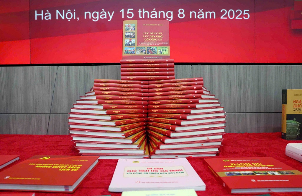 Bộ Công an giới thiệu sách 