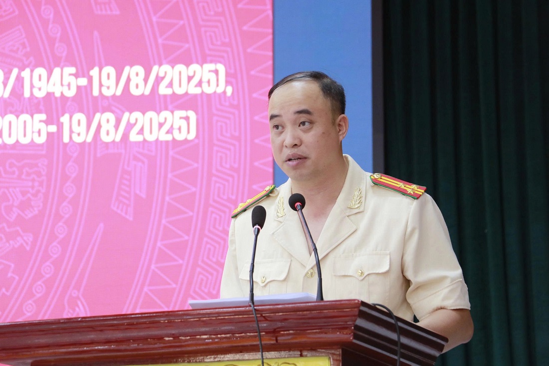 Đồng chí Thượng tá Mai Đức Quân, Trưởng Công an xã Phúc Lộc phát biểu tại Lễ kỷ niệm