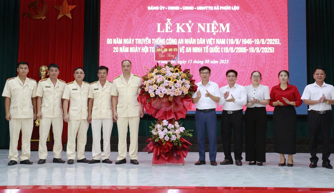 Biểu dương, khen thưởng các tập thể, cá nhân có thành tích xuất sắc trong phong trào toàn dân bảo vệ an ninh Tổ quốc và phòng chống tội phạm