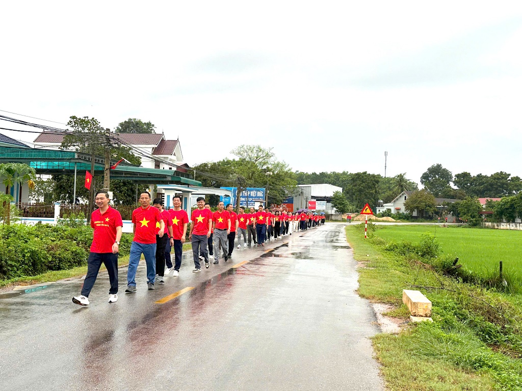 Các địa phương phát động và tổ chức cho đông đảo các tầng lớp Nhân dân, các thành phần xã hội cùng đồng loạt đi bộ từ 6 giờ 30 phút - 7 giờ 30 phút, với mục tiêu lan tỏa thông điệp “1 tỷ bước chân tiến vào kỷ nguyên mới” - hành động biểu trưng cho sự đoàn kết, đồng lòng hướng tới tương lai xanh - sạch - bền vững.
