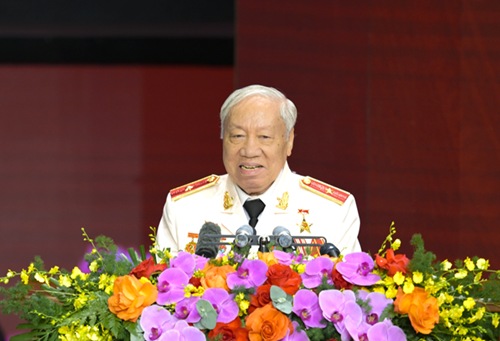 Thiếu tướng Phan Văn Lai, Anh hùng Lực lượng vũ trang nhân dân, nguyên Phó Tổng cục trưởng Tổng cục Xây dựng lực lượng CAND, Trưởng Ban Liên lạc Công an chi viện chiến trường miền Nam, đại diện Cựu CAND phát biểu tại buổi Lễ
