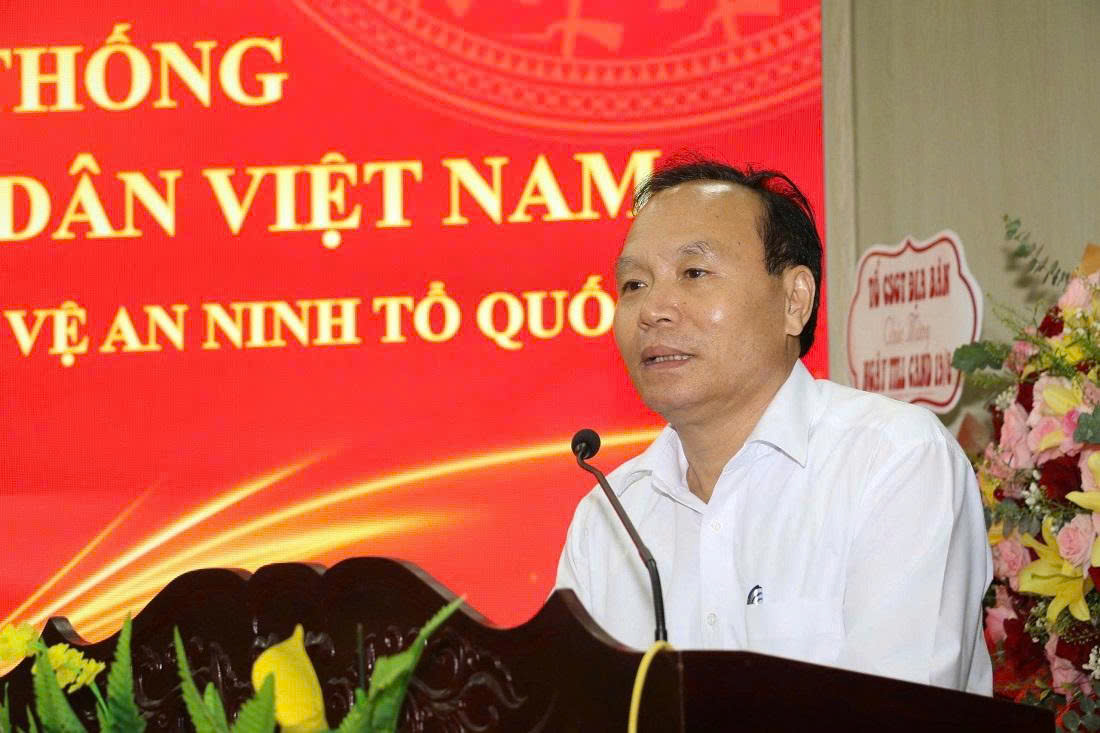 Đồng chí Vương Hồng Thái, Phó Bí thư Đảng ủy, Chủ tịch UBND xã phát biểu tại buổi lễ