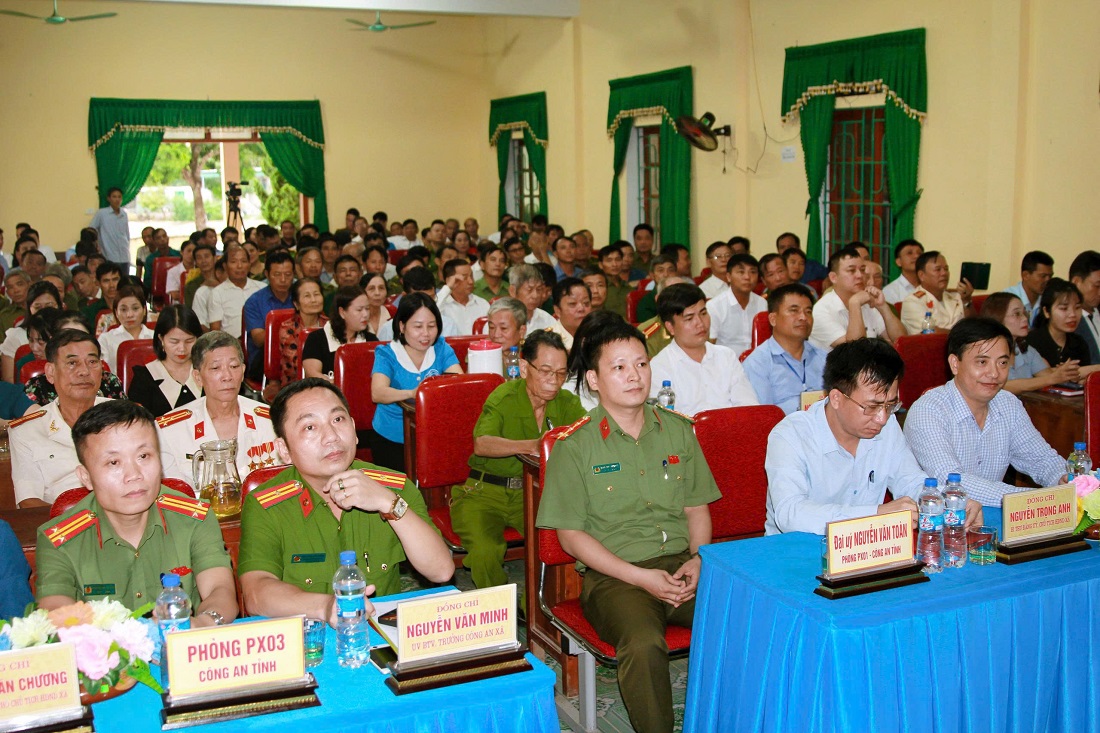 Xã Hoa Quân tổ chức Lễ kỷ niệm 80 năm Ngày truyền thống Công an nhân dân Việt Nam