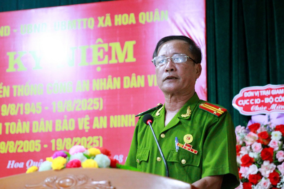 Đại diện Hội Cựu CAND xã Hoa Quân phát biểu