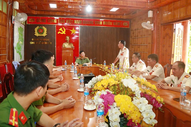 Toàn cảnh buổi làm việc