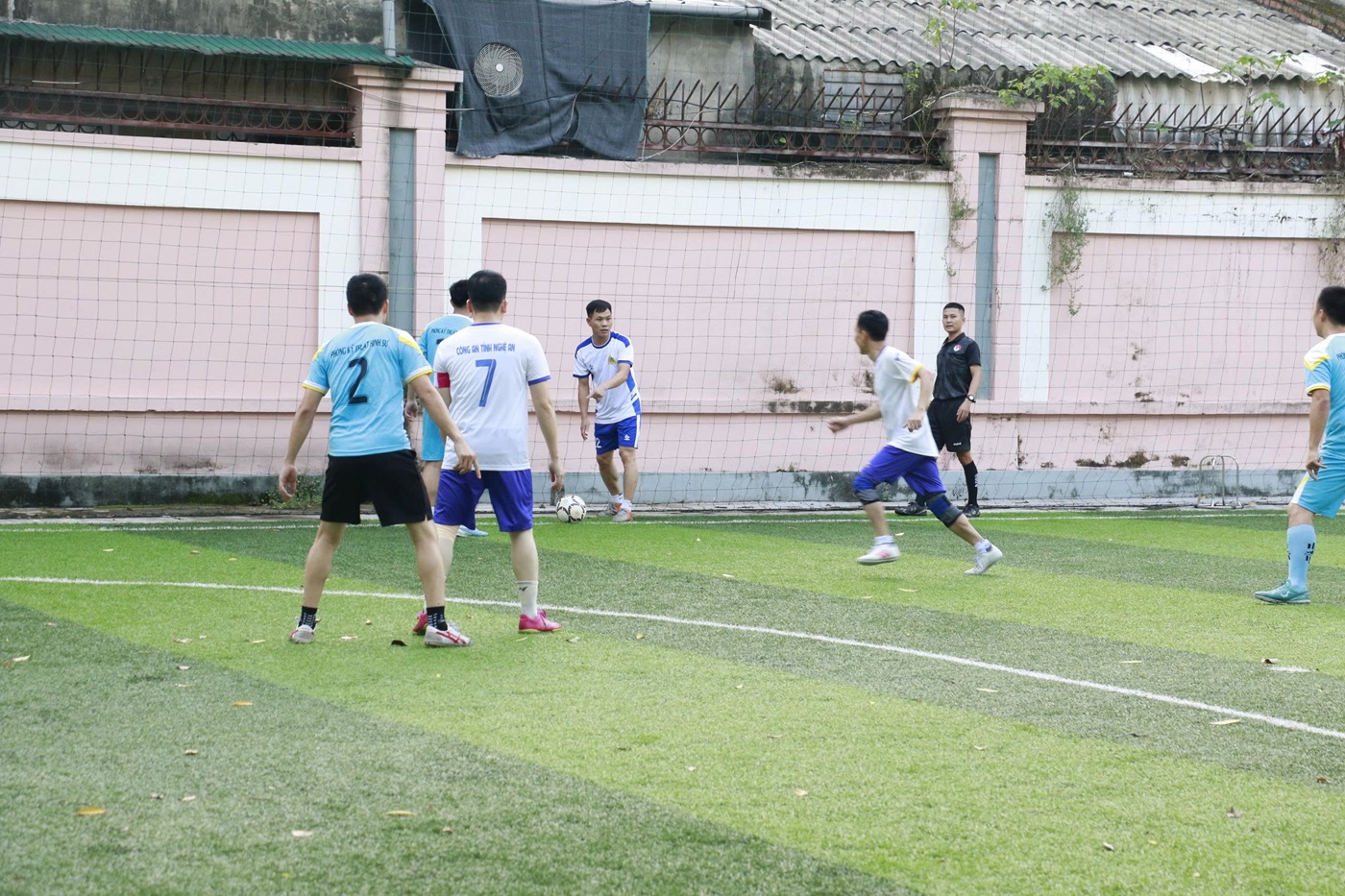 Trận đấu diễn ra gay cấn, kịch tính với nhiều pha bóng đẹp