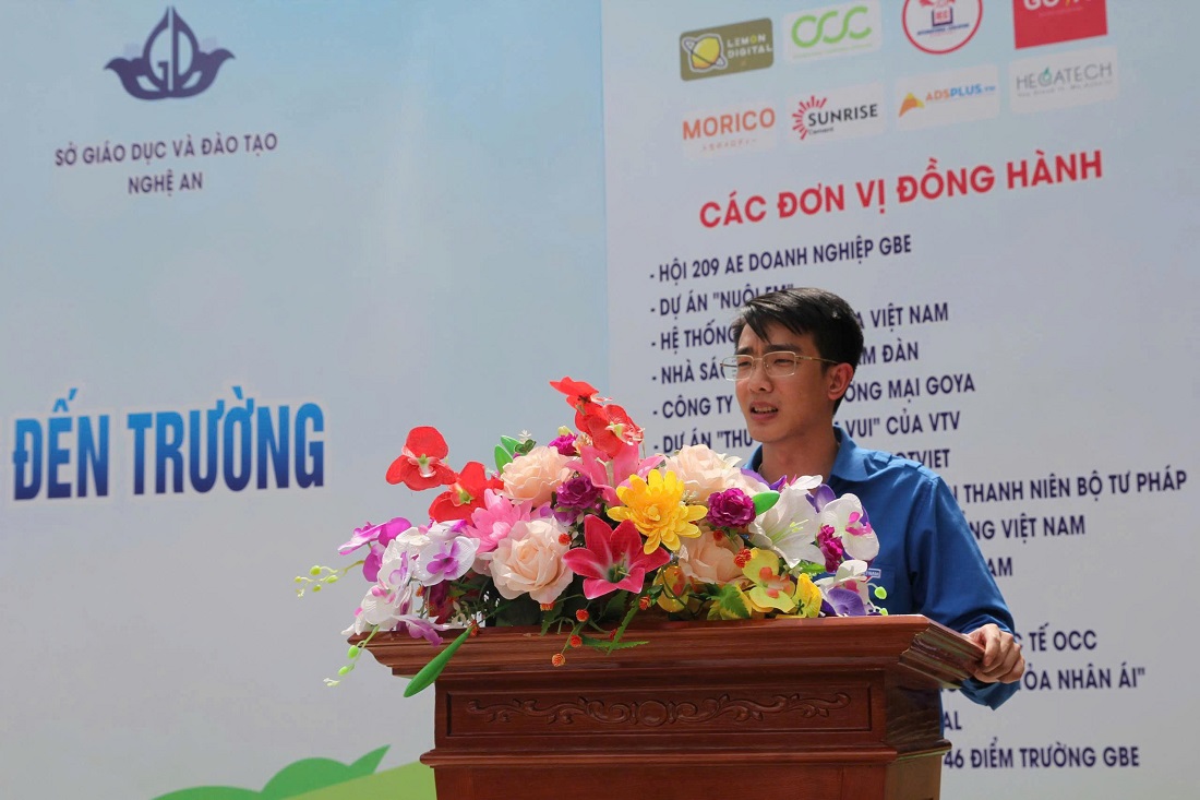 Đồng chí Nguyễn Công Minh – Bí thư Đoàn Ủy ban nhân dân tỉnh Đại diện Ban Tổ chức phát biểu tại chương trình