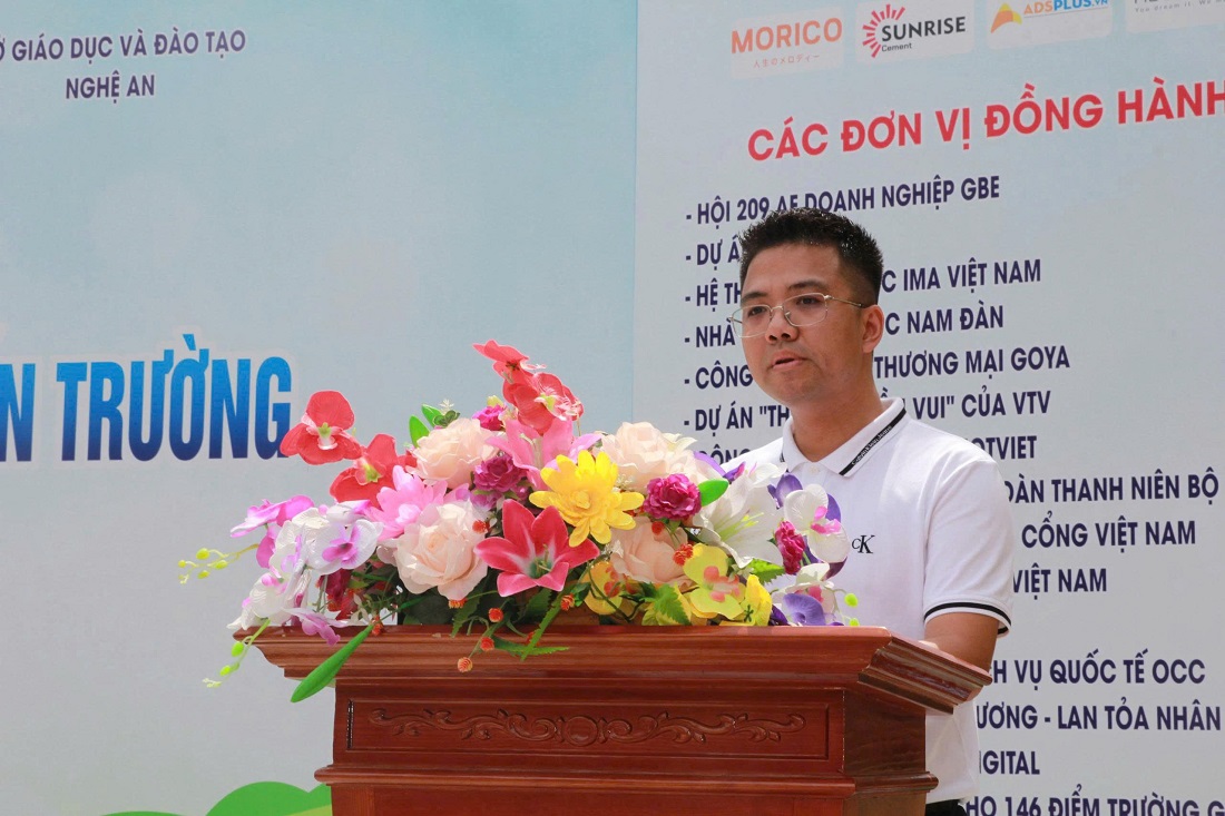 Đại diện đơn vị tài trợ, đồng hành phát biểu