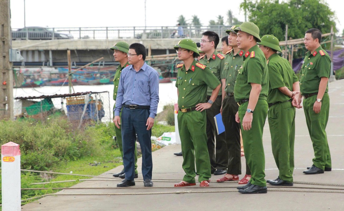 Kiểm tra công tác phòng, chống bão tại khu neo đậu tàu thuyền xã Tân Mai