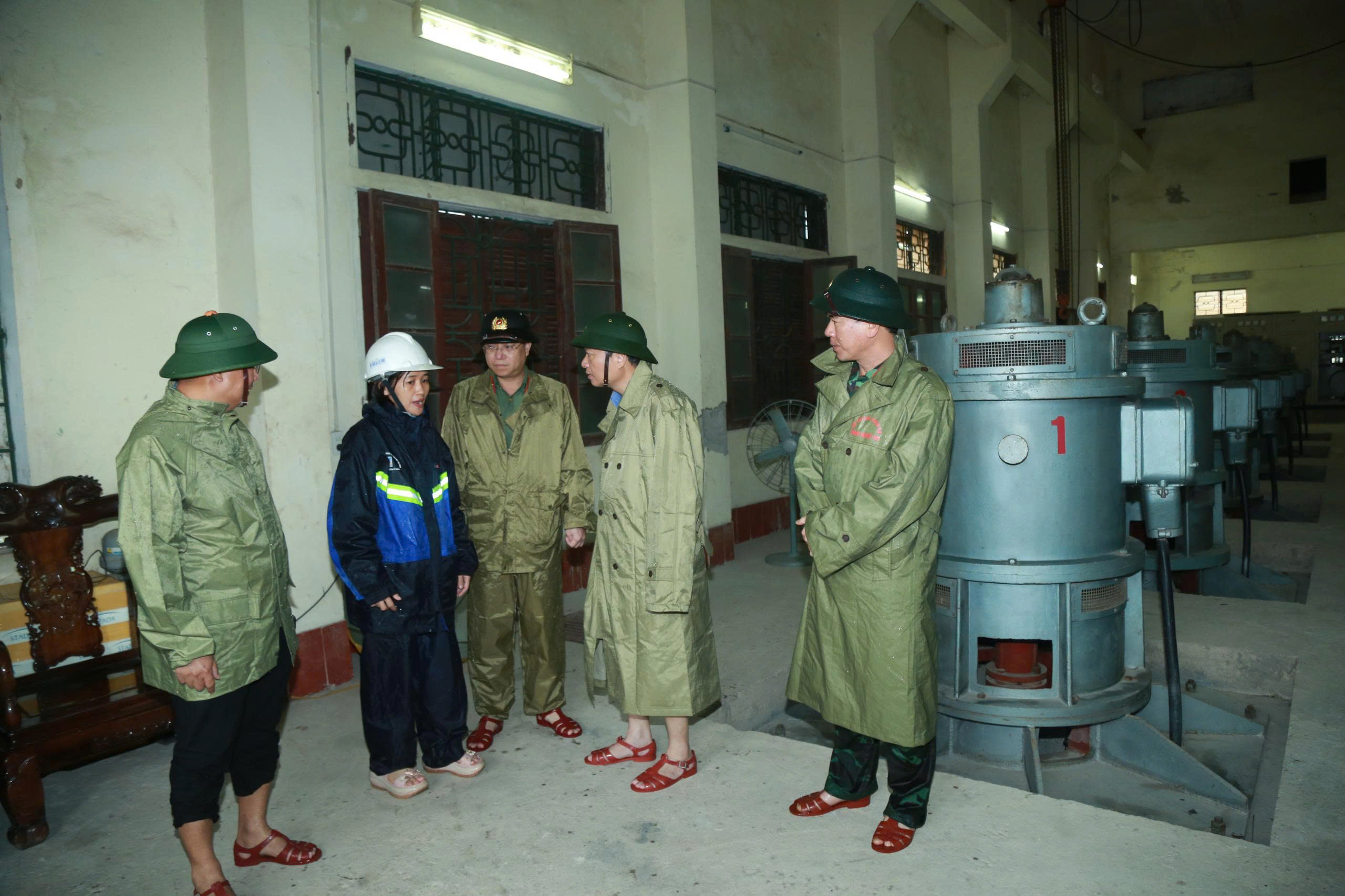 Giám đốc Công an tỉnh cùng đoàn công tác UBND tỉnh Nghệ An kiểm tra công tnhằm đảm bảo tiêu úng cho khu vực đô thị Vinh