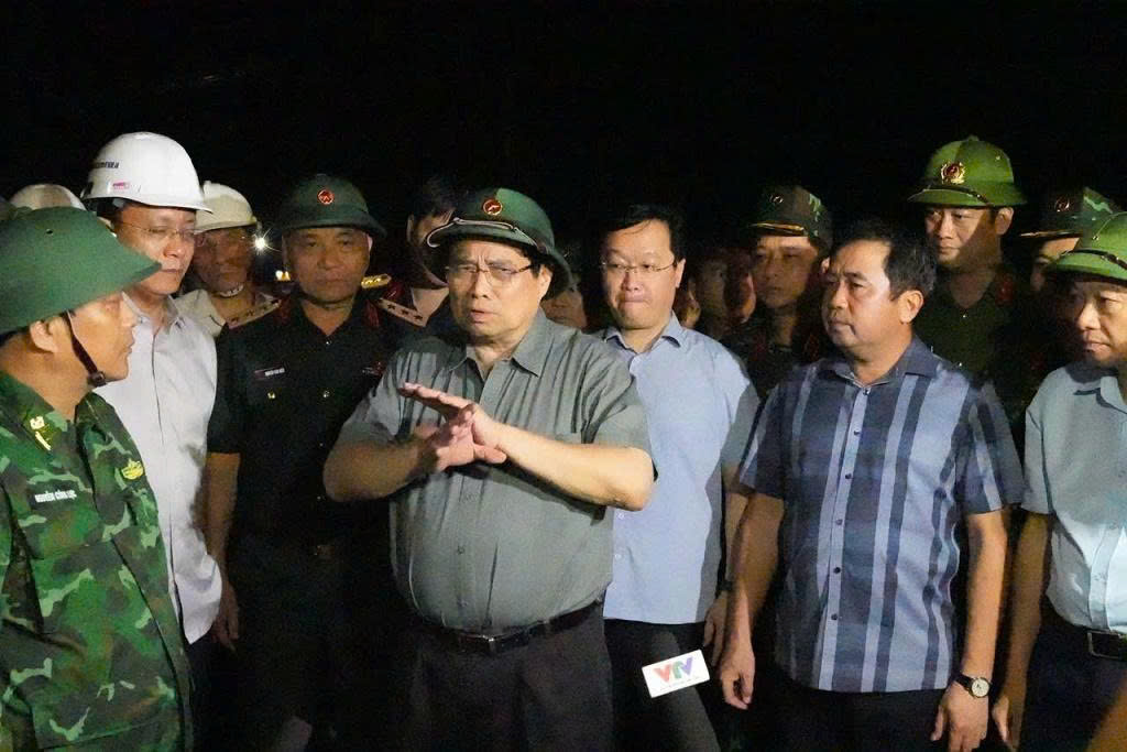 Thủ tướng Phạm Minh Chính trực tiếp chỉ đạo công tác phòng, chống bão tại Cảng Cửa Lò và Cảng Trung Lộc (Nghệ An)