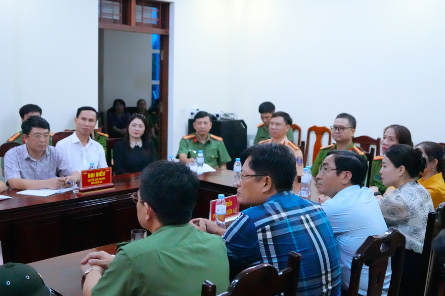 Toàn cảnh buổi làm việc