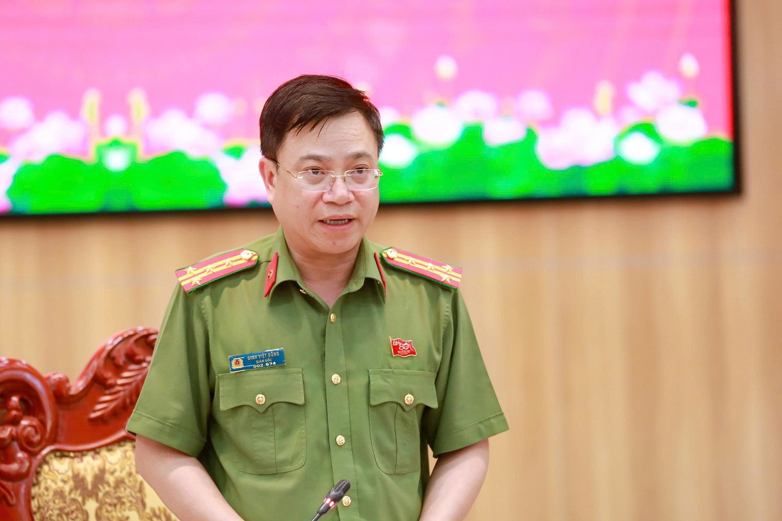 Đồng chí Đại tá Đinh Việt Dũng, Ủy viên Ban Thường vụ Tỉnh ủy, Bí thư Đảng ủy, Giám đốc Công an tỉnh phát biểu chỉ đạo tại Hội nghị