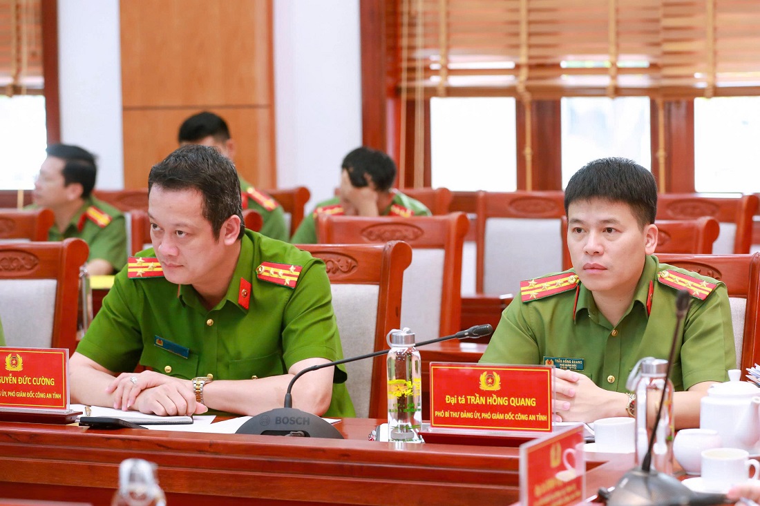 Các đồng chí trong Ban Thường vụ Đảng ủy, Lãnh đạo Công an tỉnh tham dự Hội nghị