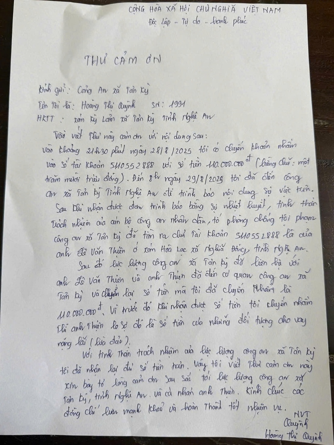 Nhận được lại số tiền, chị Quỳnh đã rất xúc động và đã viết thư cảm ơn đến Công an xã Tân Kỳ và anh Lê Văn Thiện