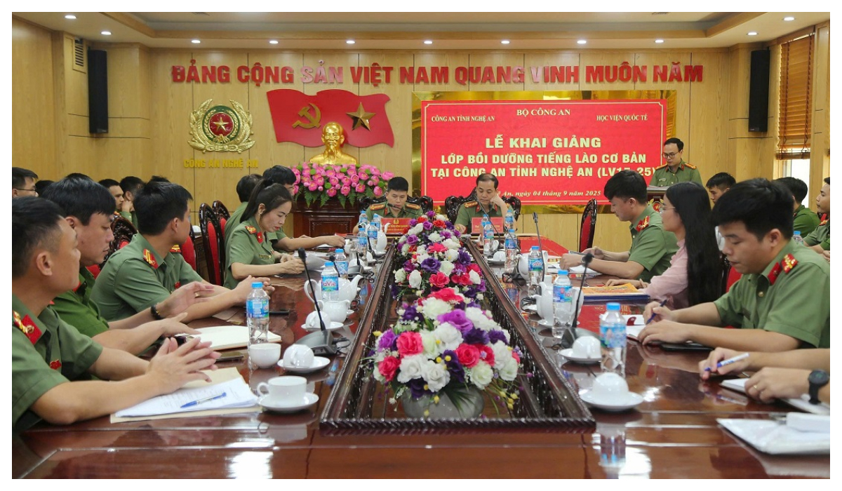 Khai giảng lớp bồi dưỡng tiếng Lào, khóa 2 năm 2025