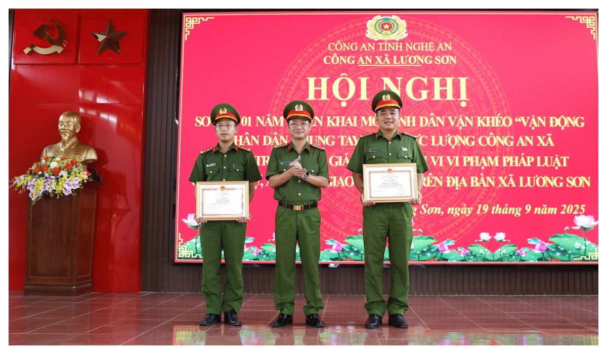 Sơ kết mô hình dân vận khéo trong tuyên truyền, tố giác các hành vi vi phạm pháp luật về trật tự an toàn giao thông