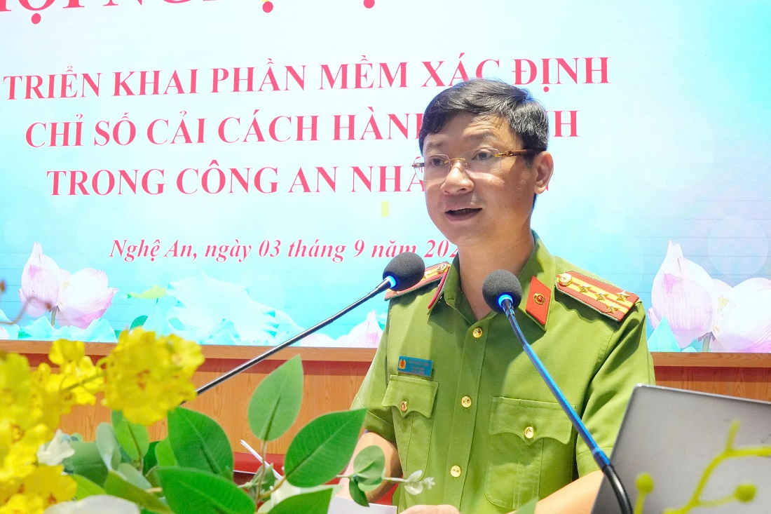 Đồng chí Đại tá Trần Ngọc Tuấn, Ủy viên Ban Thường vụ Đảng ủy, Phó Giám đốc Công an tỉnh phát biểu chỉ đạo tại Hội nghị