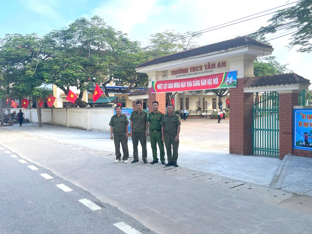 Các trường học ở đồng bằng hay miền núi xa xôi đều được lực lượng Công an triển khai các phương án đảm bảo an ninh trật tự