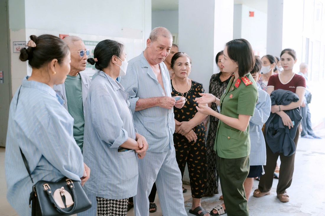 Những suất cơm chan chứa yêu thương, góp phần san sẻ khó khăn với người bệnh