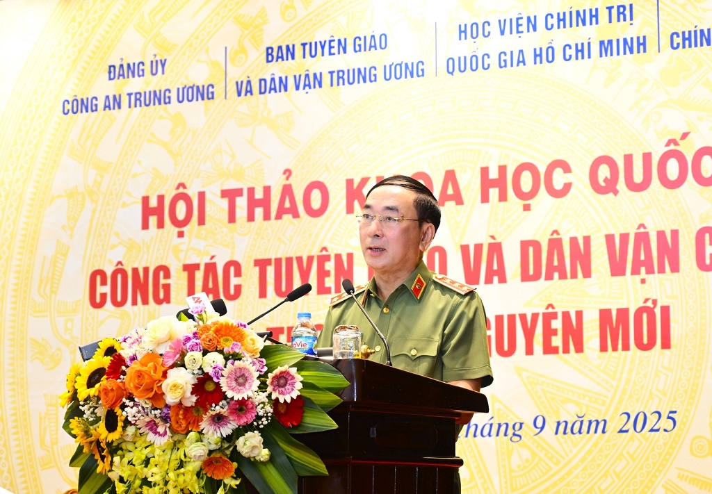 Thứ trưởng Trần Quốc Tỏ phát biểu chào mừng Hội thảo.