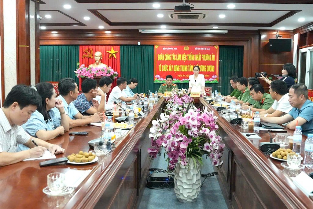 Toàn cảnh buổi làm việc