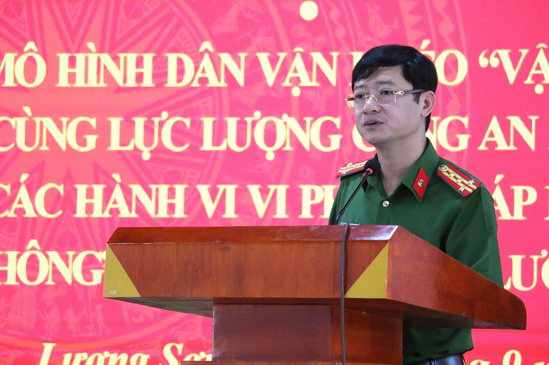 Đồng chí Đại tá Trần Ngọc Tuấn, Ủy viên Ban Thường vụ Đảng ủy, Phó Giám đốc Công an tỉnh phát biểu chỉ đạo tại Hội nghị