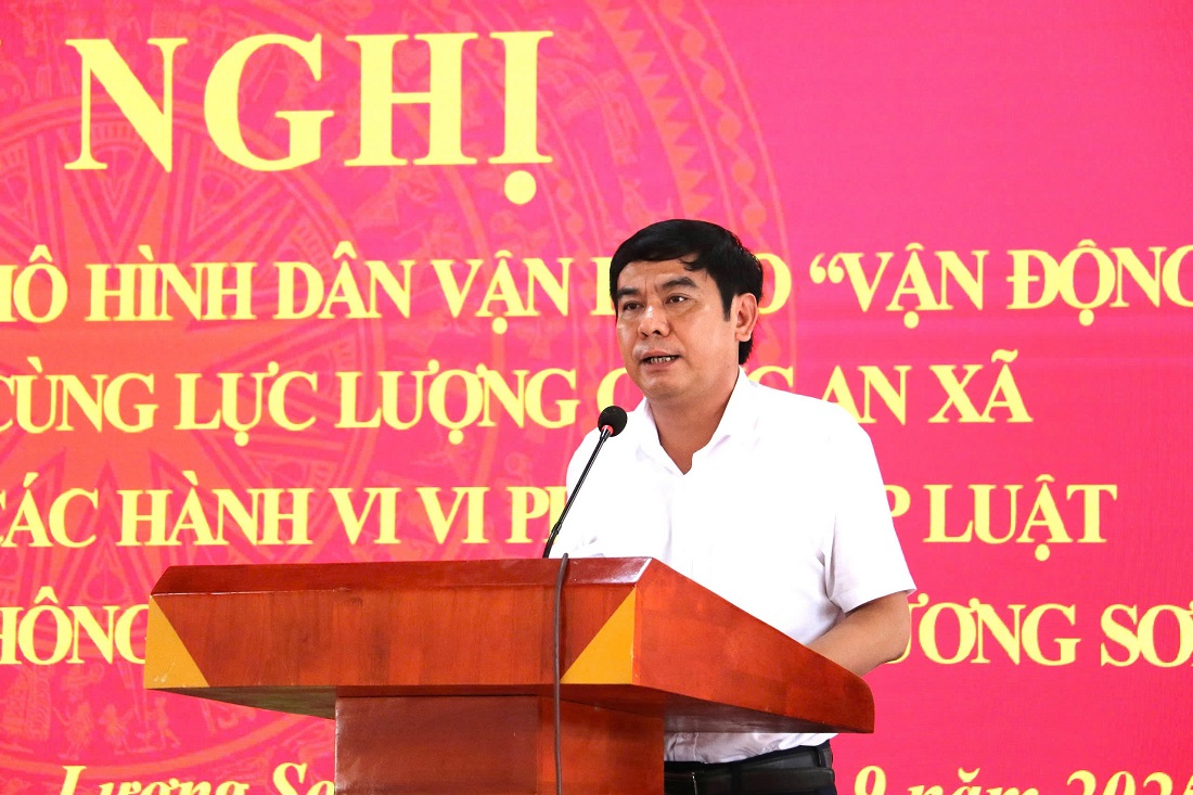 Đồng chí Trần Kim Đoàn, Phó Bí thư Đảng ủy, Chủ tịch UBND xã Lương Sơn phát biểu