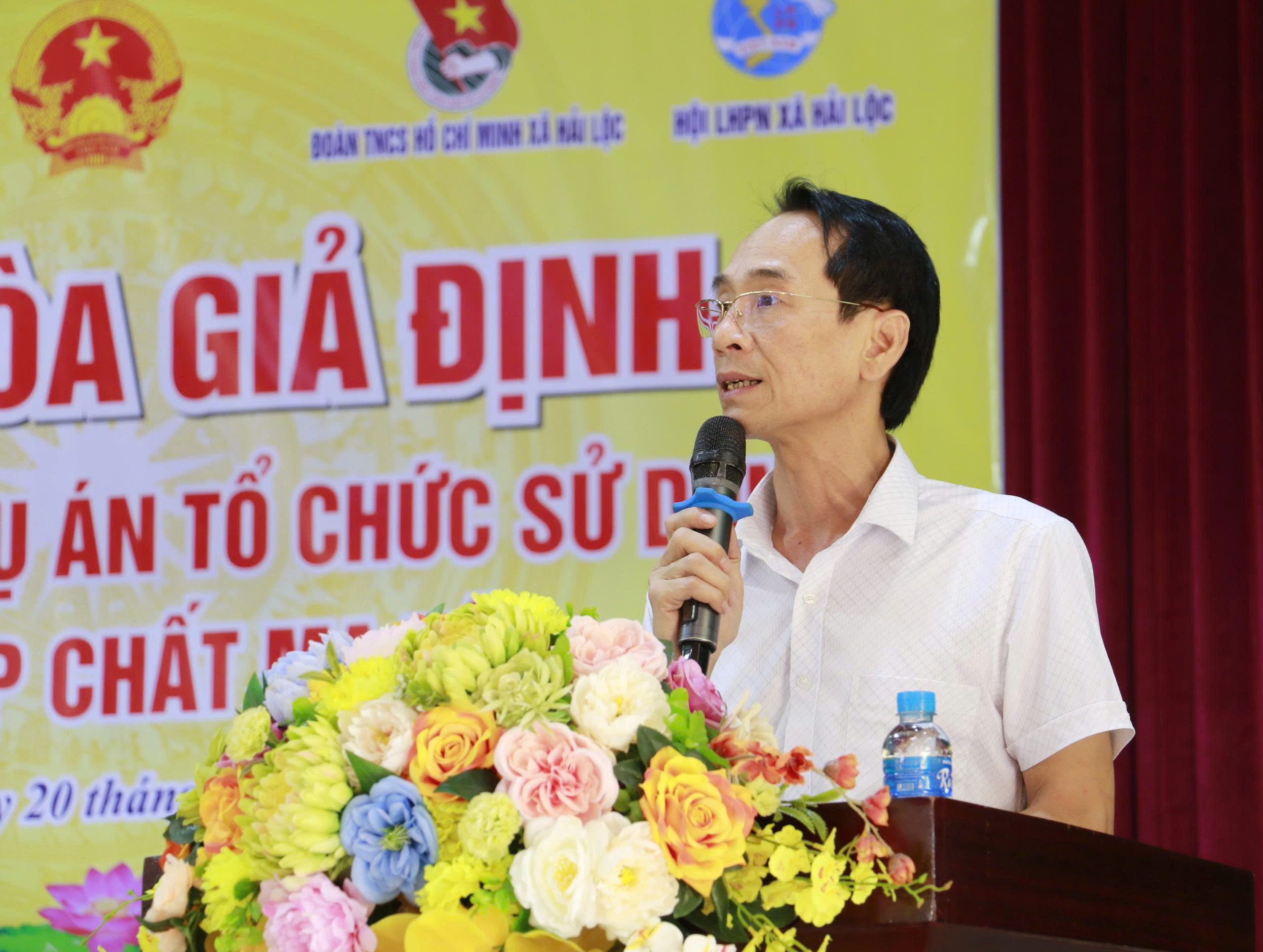 Đồng chí Nguyễn Đình Thi, Chủ tịch UBND xã Hải Lộc phát biểu khai mạc phiên tòa giả định