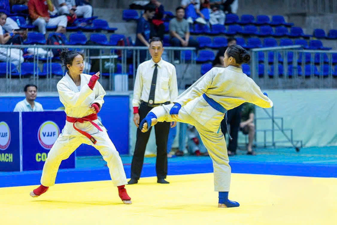 Các trận đấu tranh tài quyết liệt