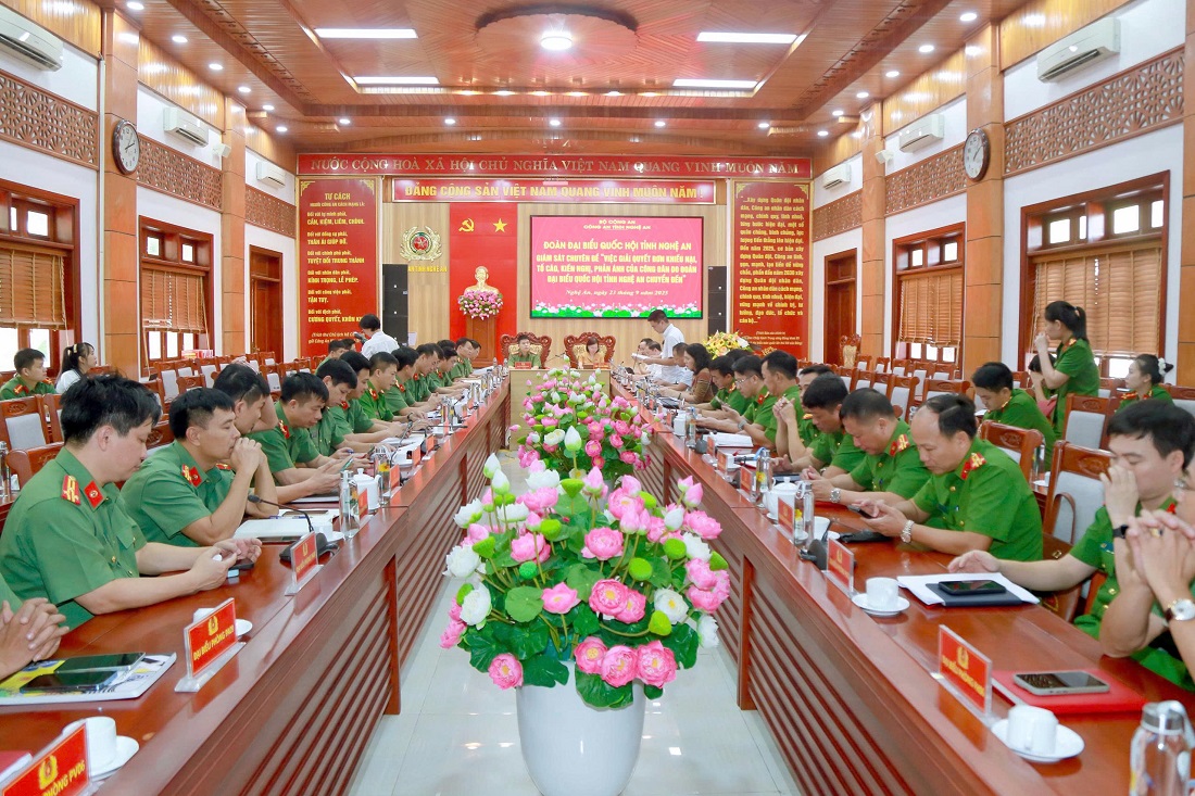 Toàn cảnh buổi làm việc