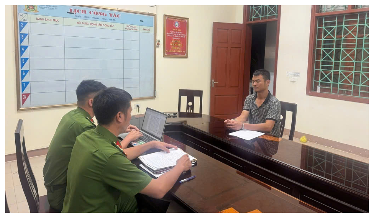 Khởi tố đối tượng đánh nhân viên xe bus