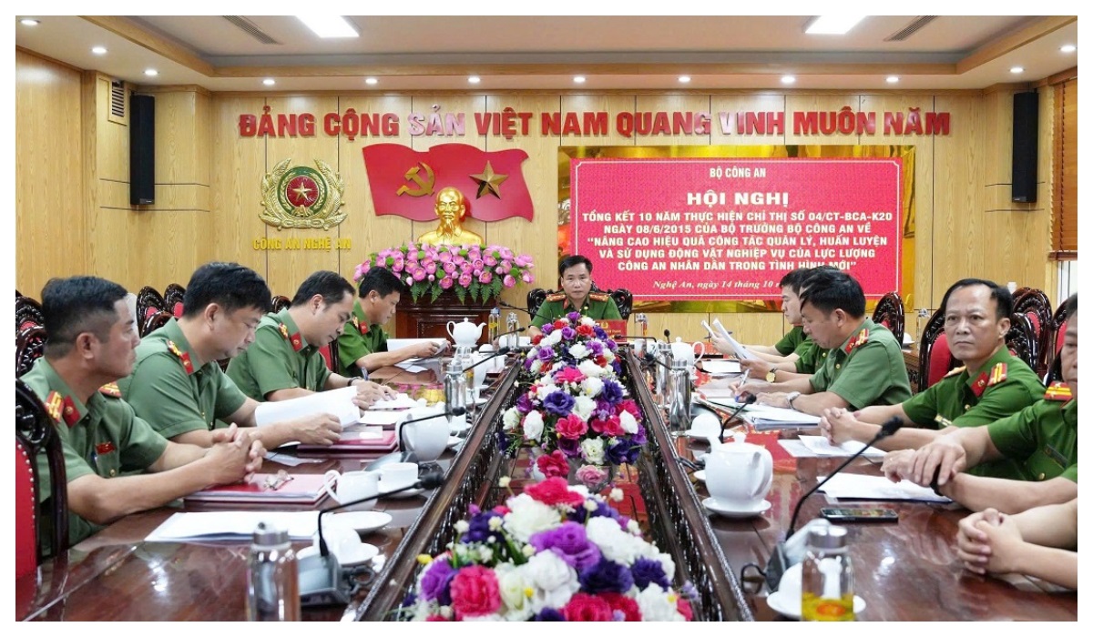 Tiếp tục nâng cao hiệu quả công tác quản lý, huấn luyện và sử dụng động vật nghiệp vụ của lực lượng Công an nhân dân