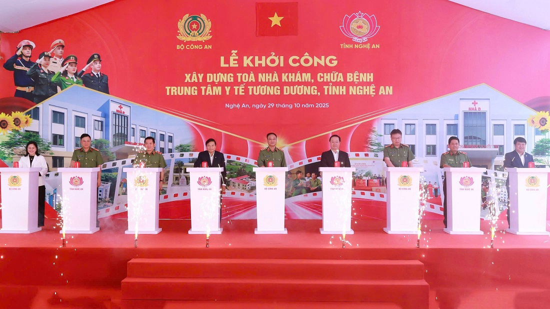 Thứ trưởng Bộ Công an Phạm Thế Tùng dự Lễ khởi công xây dựng Tòa nhà khám chữa bệnh Trung tâm y tế Tương Dương